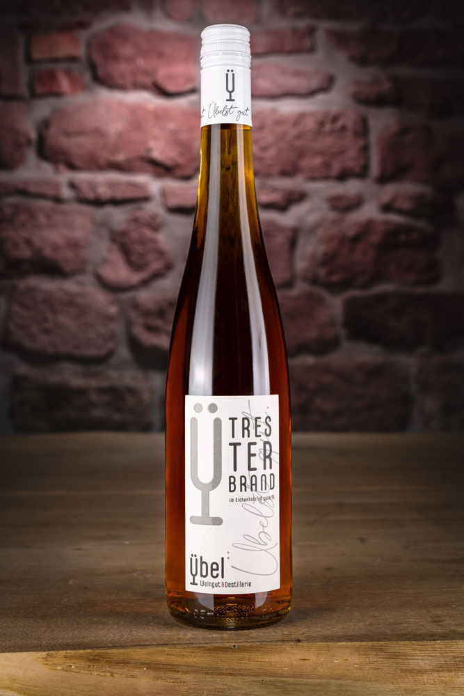 Tresterbrand im Eichenholzfass gereift